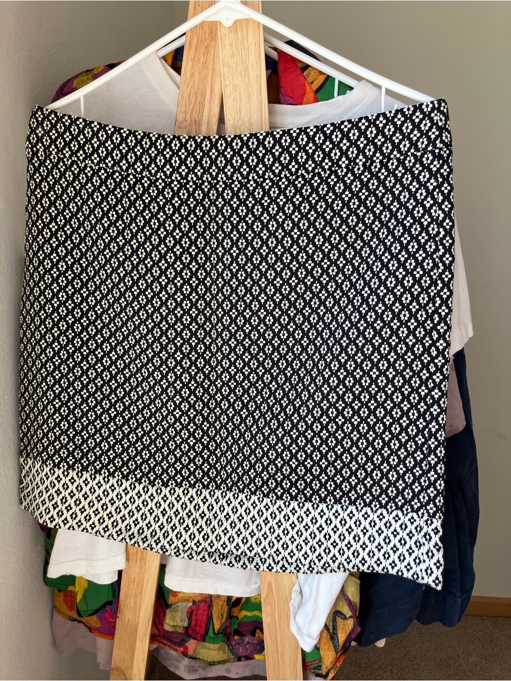 LOFT Black and White Boho Aztec Patterned Pencil Skirt